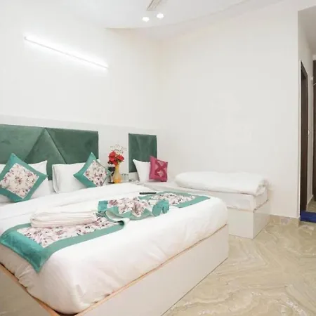 Hotel Diamond Stay 10 Mints Walking From Nizamuddin Railway Station